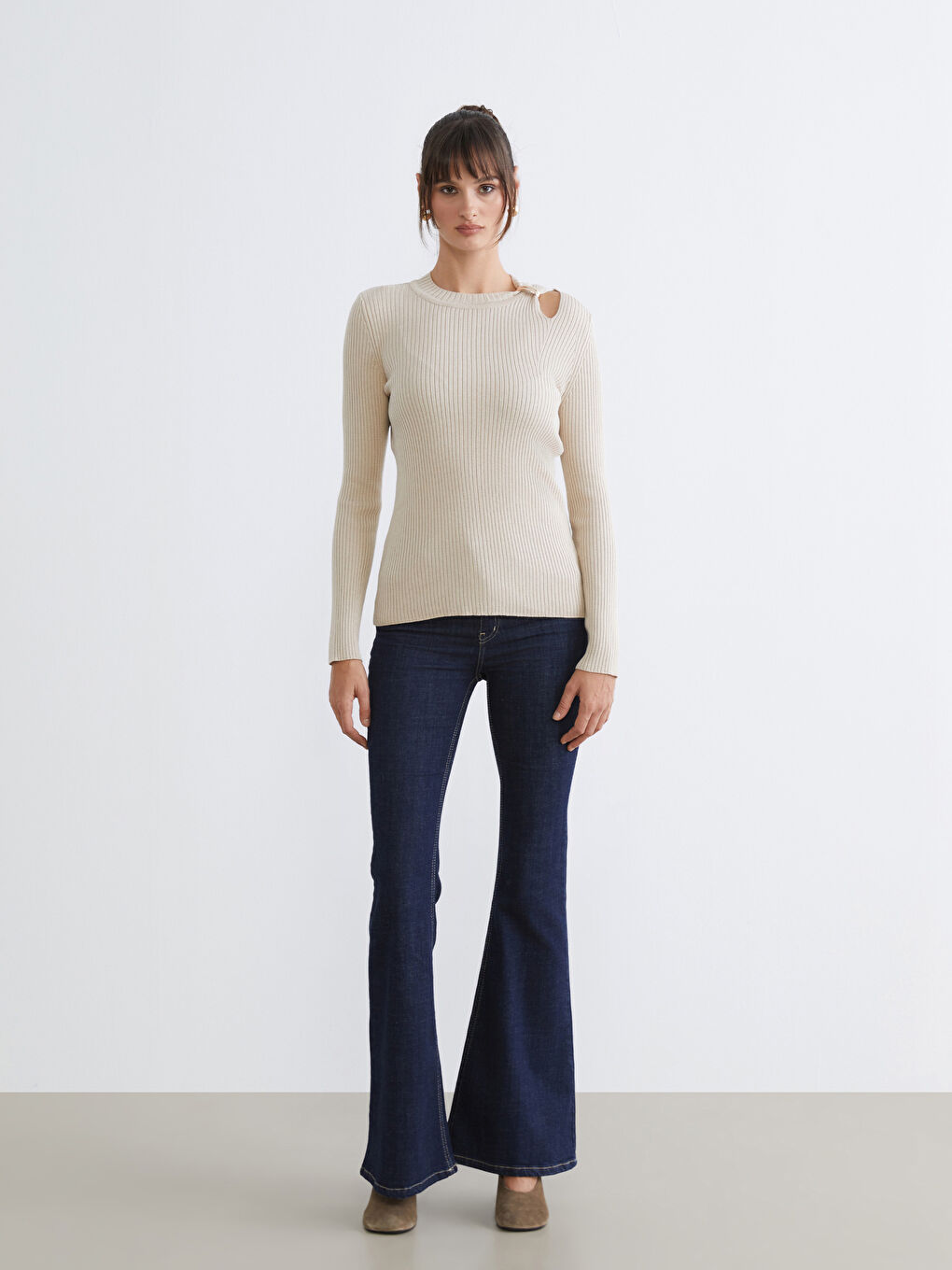 Bej Bisiklet Yaka Büzgülü Kadın Triko Kazak-1