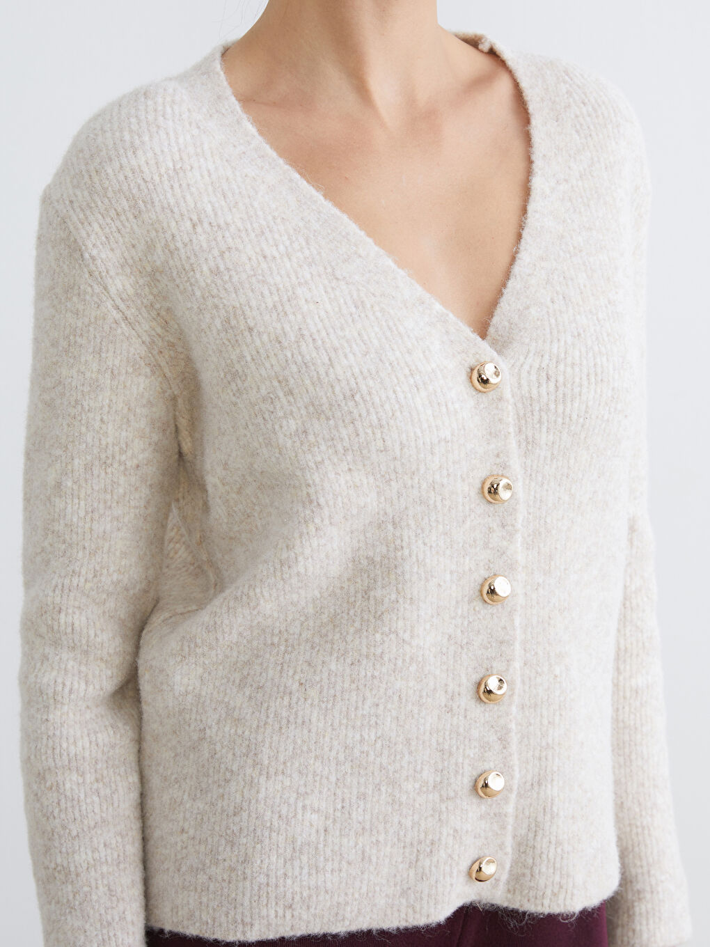 Bej V Yaka Kadın Triko Hırka-2