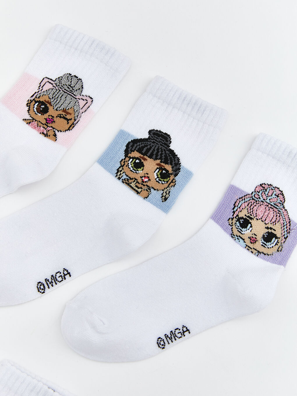 LOL Surprise OMG گۆرەوی قاچی کورت بۆ کچان ٥ دانە لەیەک پاکەتدا-1