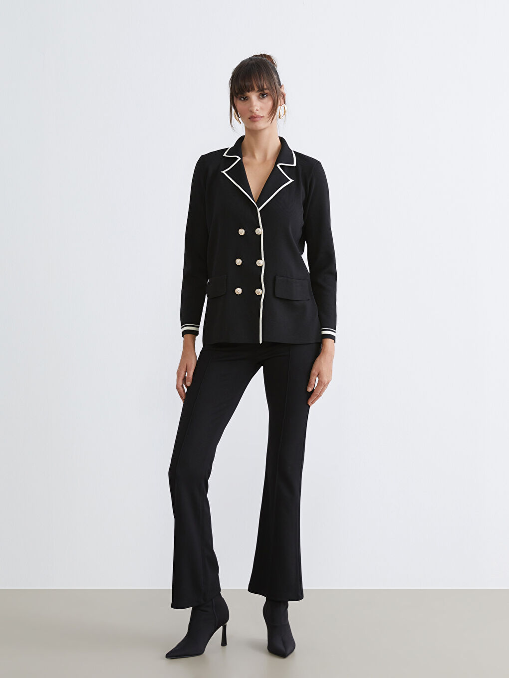 Siyah Kruvaze Yaka Kadın Triko Ceket-1