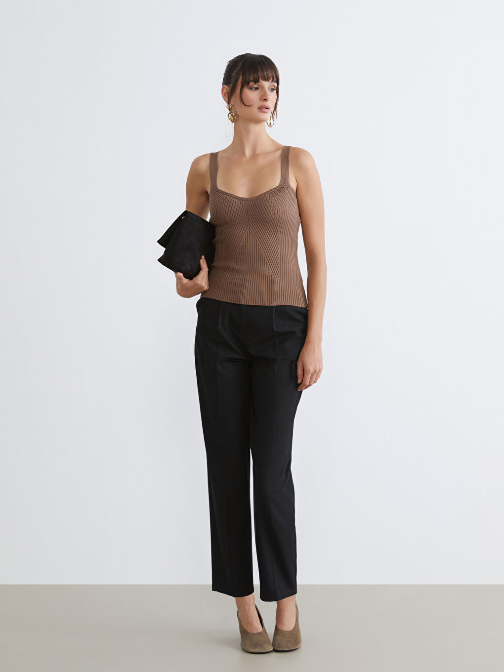 Bej Kalp Yaka Kendinden Desenli Kadın Triko Atlet-1