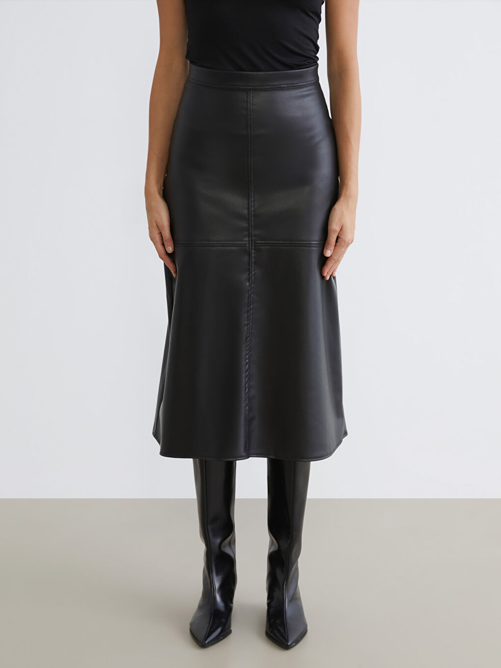 Siyah Beli Fermuarlı A Kesim Deri Görünümlü Etek-1