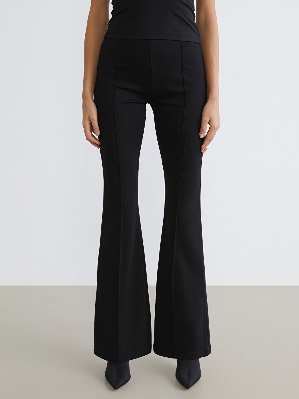 Siyah Yüksek Bel İspanyol Paça Kadın Pantolon-1