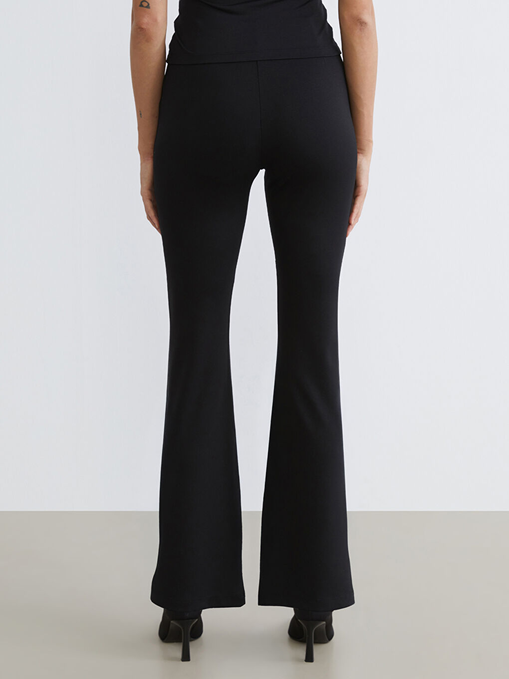 Siyah Yüksek Bel İspanyol Paça Kadın Pantolon-3