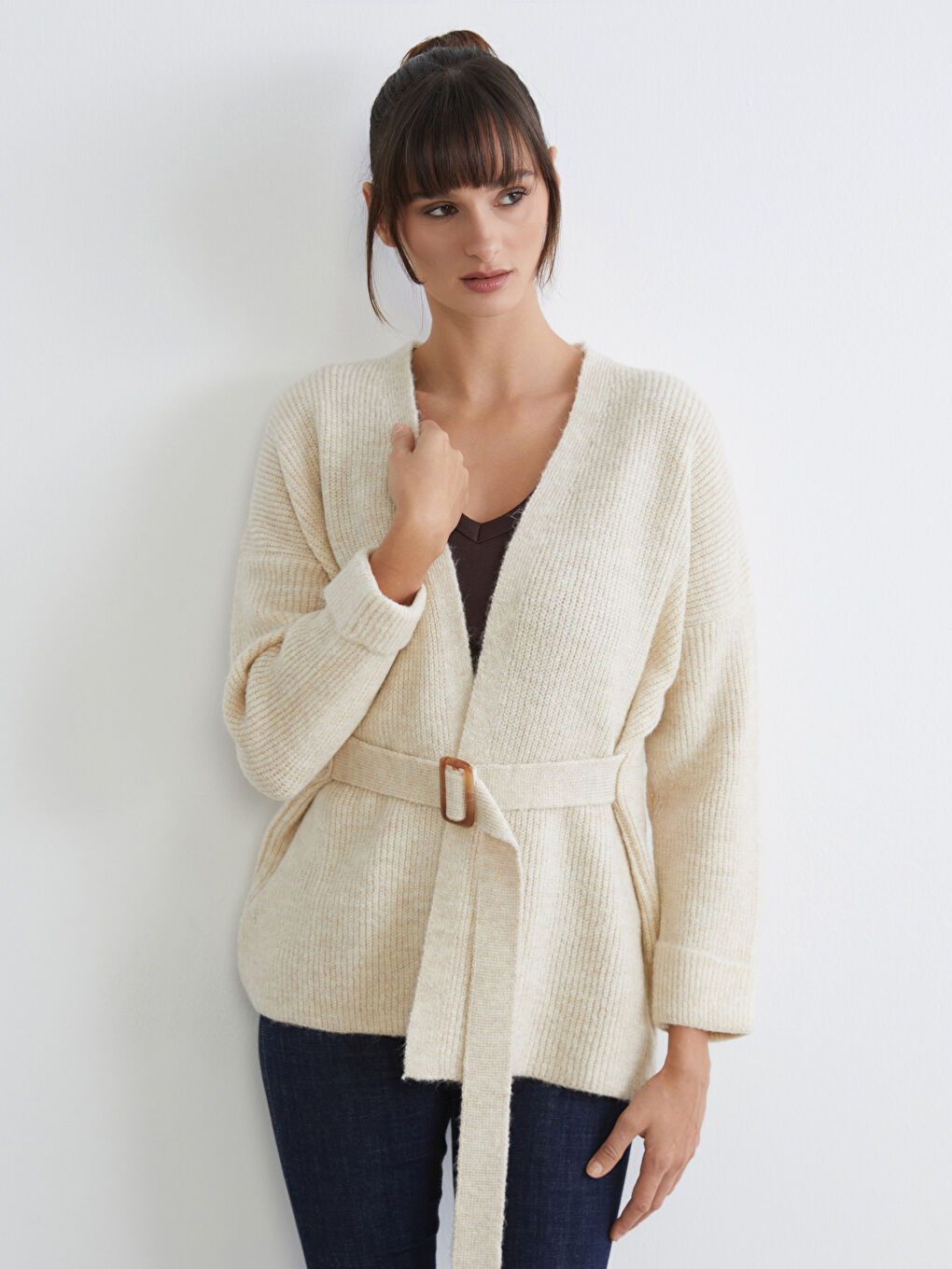 Bej V Yaka Kadın Triko Hırka