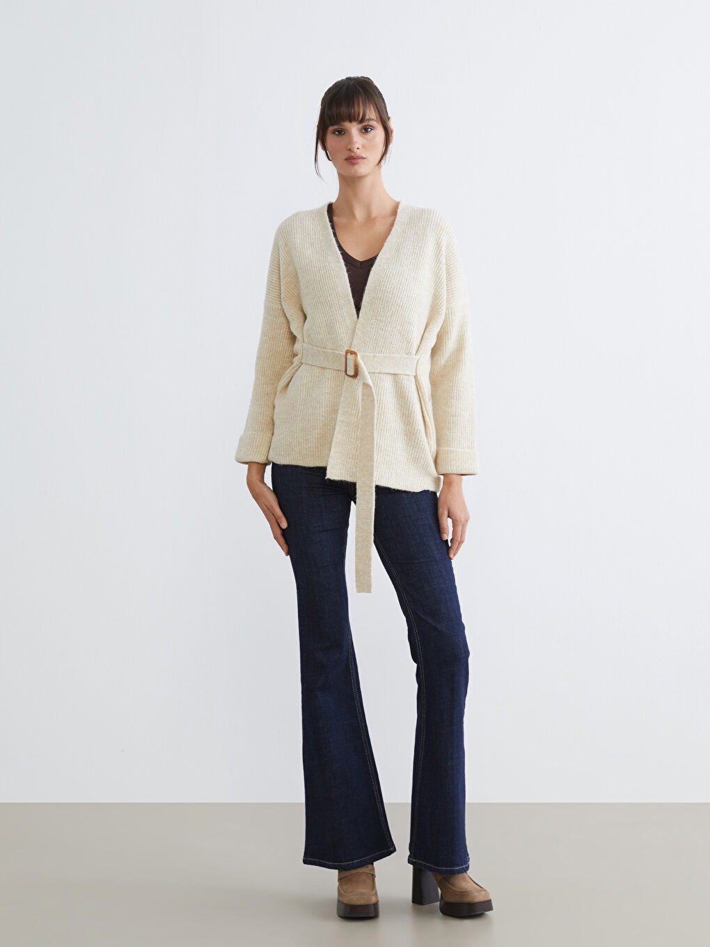 Bej V Yaka Kadın Triko Hırka-1