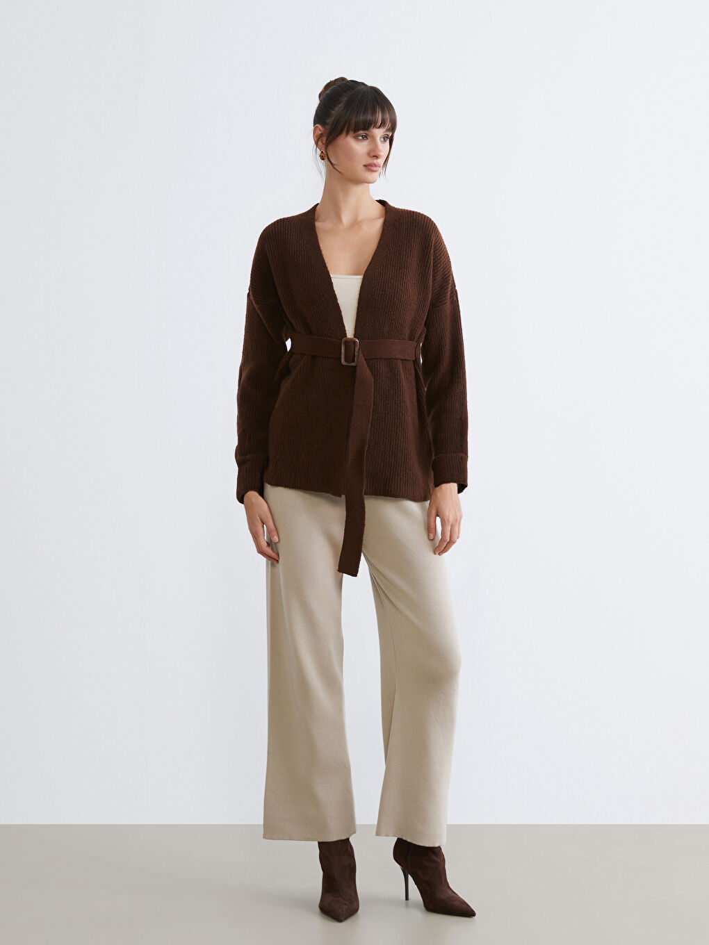 Kahverengi V Yaka Kadın Triko Hırka-1