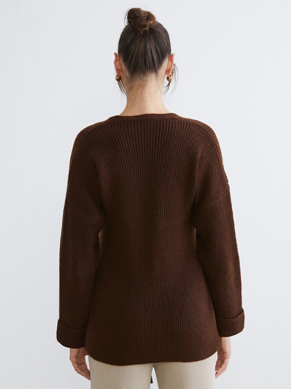 Kahverengi V Yaka Kadın Triko Hırka-3