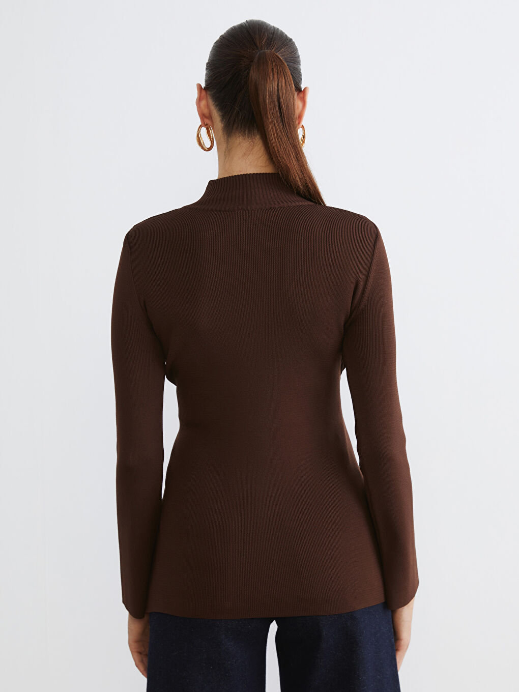 Kahverengi Dik Yaka Kadın Triko Kazak-3