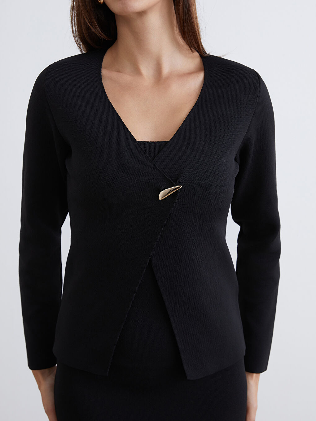 Siyah V Yaka Kadın Triko Hırka-2