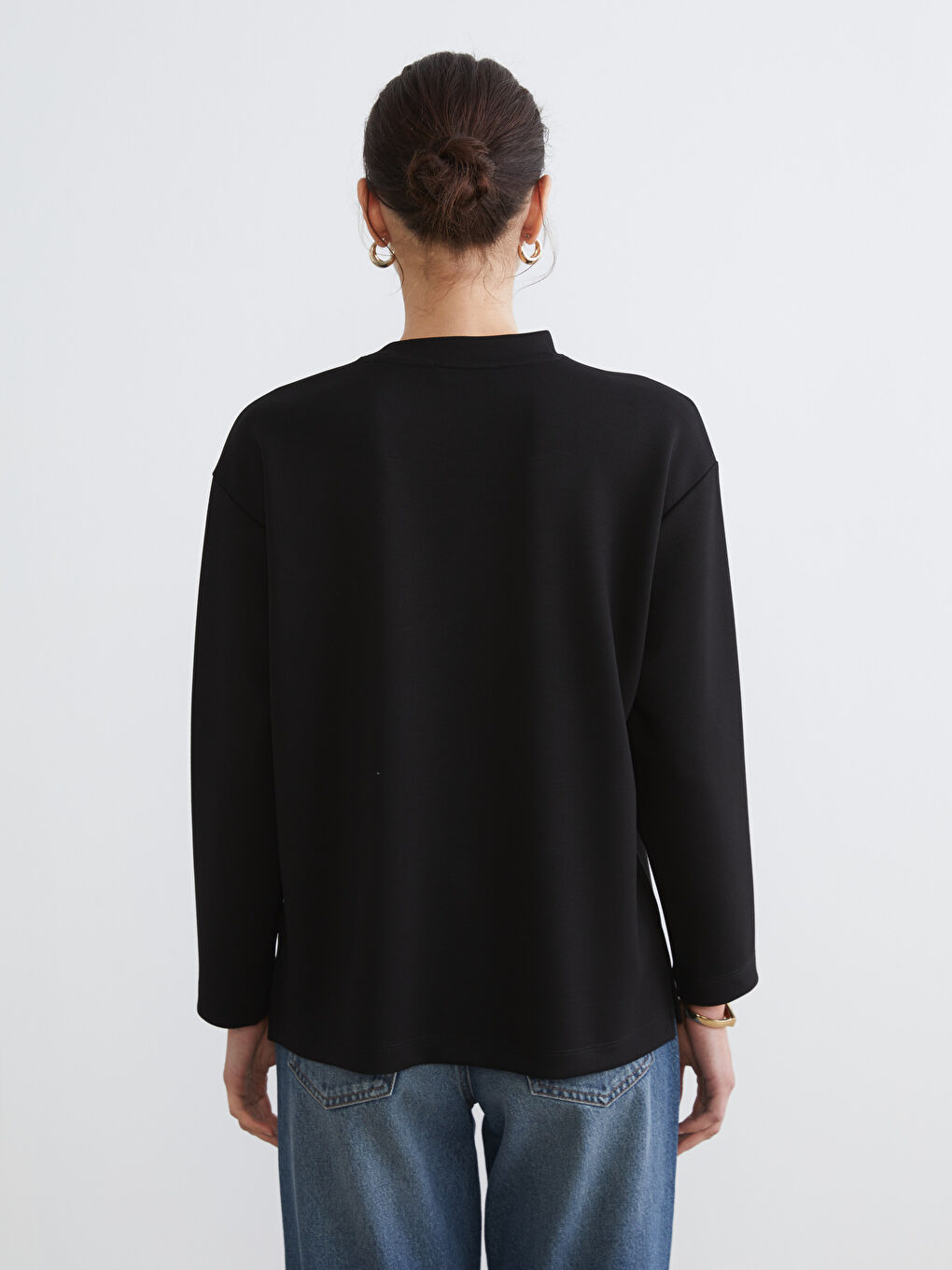 Siyah Bisiklet Yaka Nakışlı Kadın Sweatshirt-3