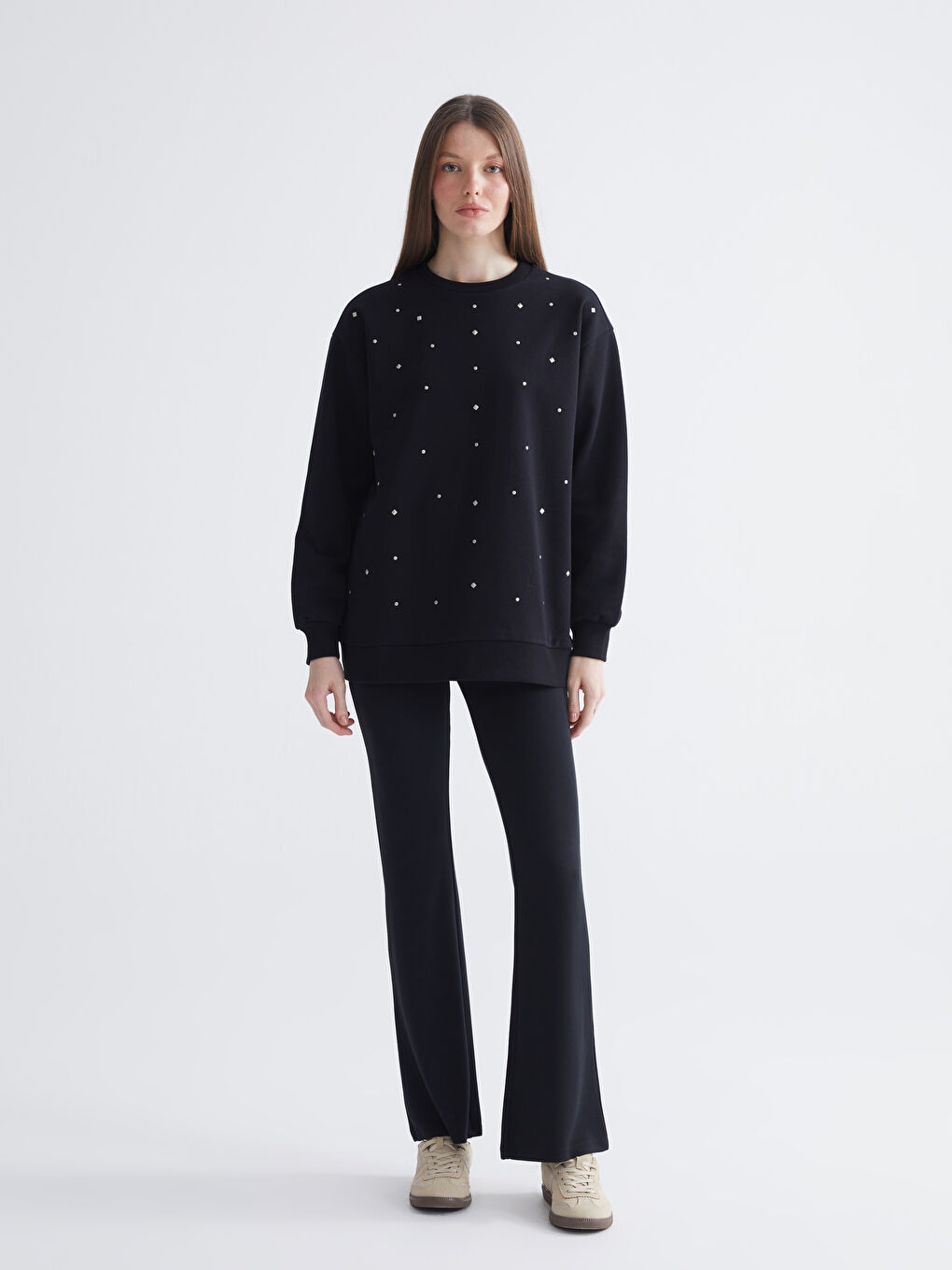 Siyah Bisiklet Yaka Taşlı Kadın Sweatshirt-1