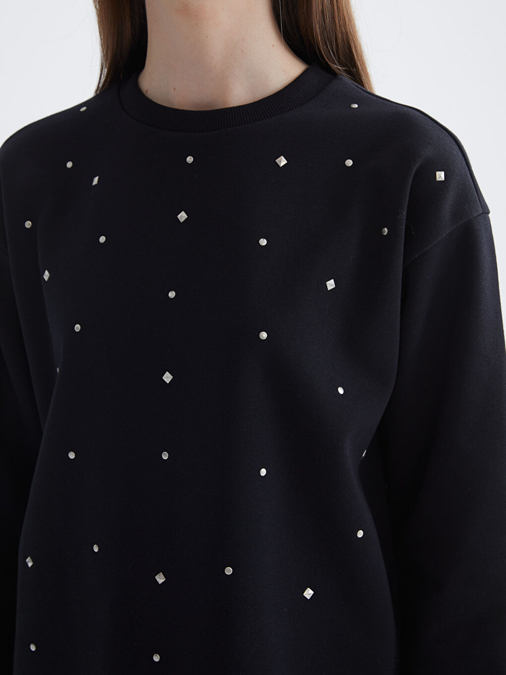 Siyah Bisiklet Yaka Taşlı Kadın Sweatshirt-2