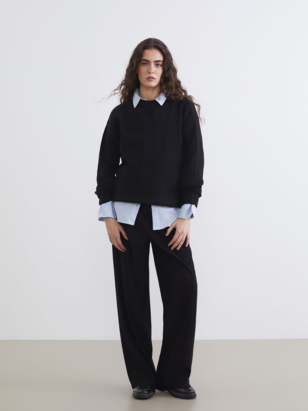 Siyah Bisiklet Yaka Kadın Triko Kazak-1