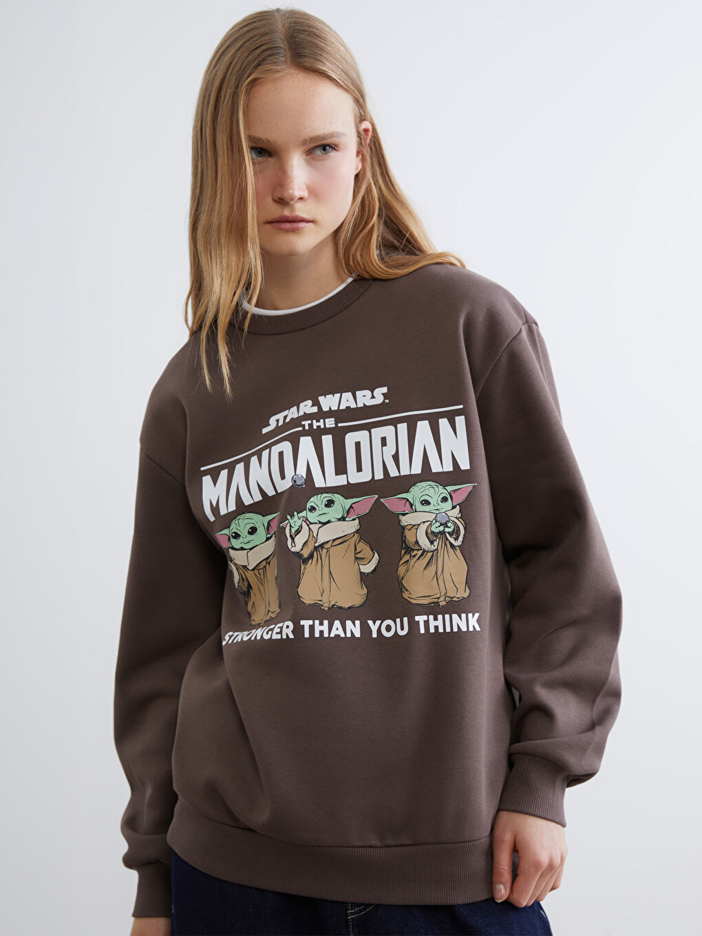 Kahverengi The Mandalorian Baskılı Kadın Kalın Sweatshirt