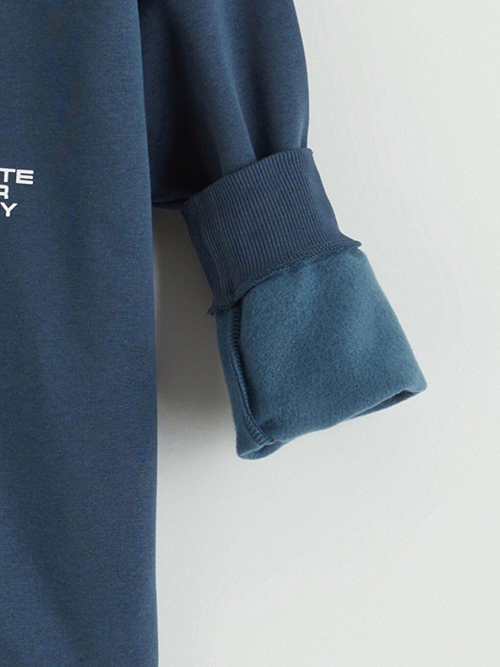 ბიჭის სქელი პრინტიანი სვიტშოტი-2