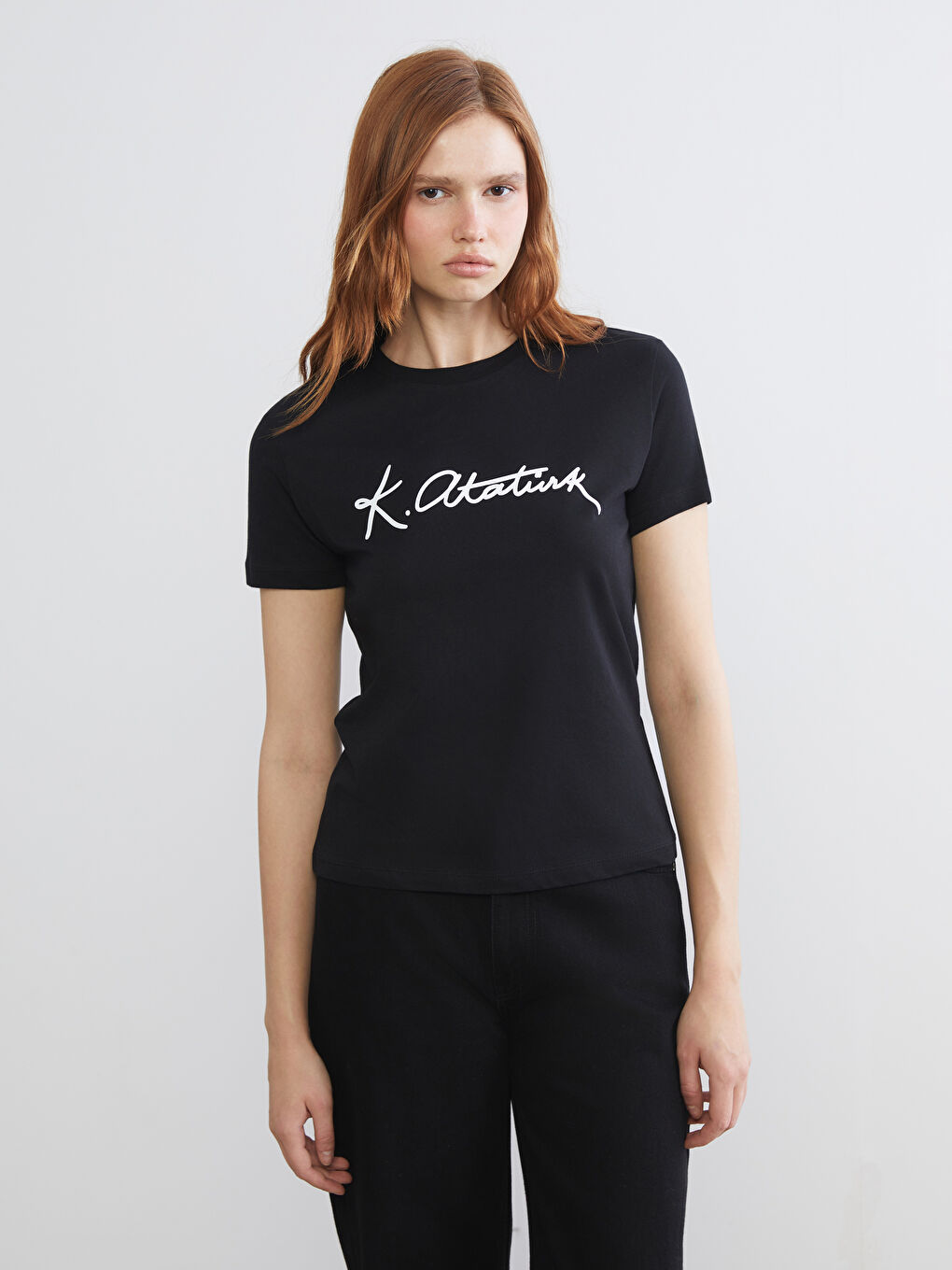 Siyah Bisiklet Yaka Atatürk Temalı Kadın Tişört