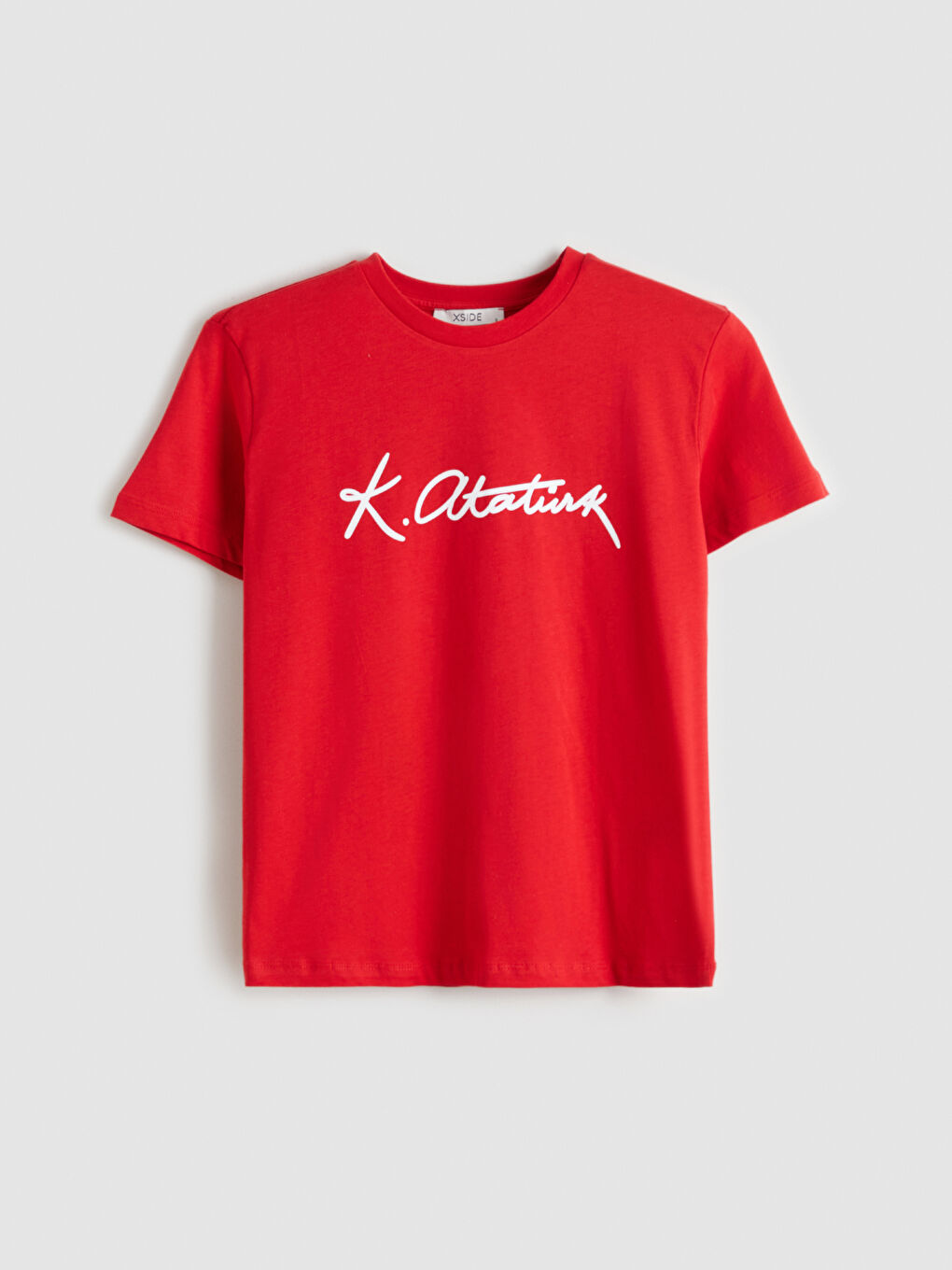 Kırmızı Bisiklet Yaka Atatürk Temalı Kadın Tişört-4