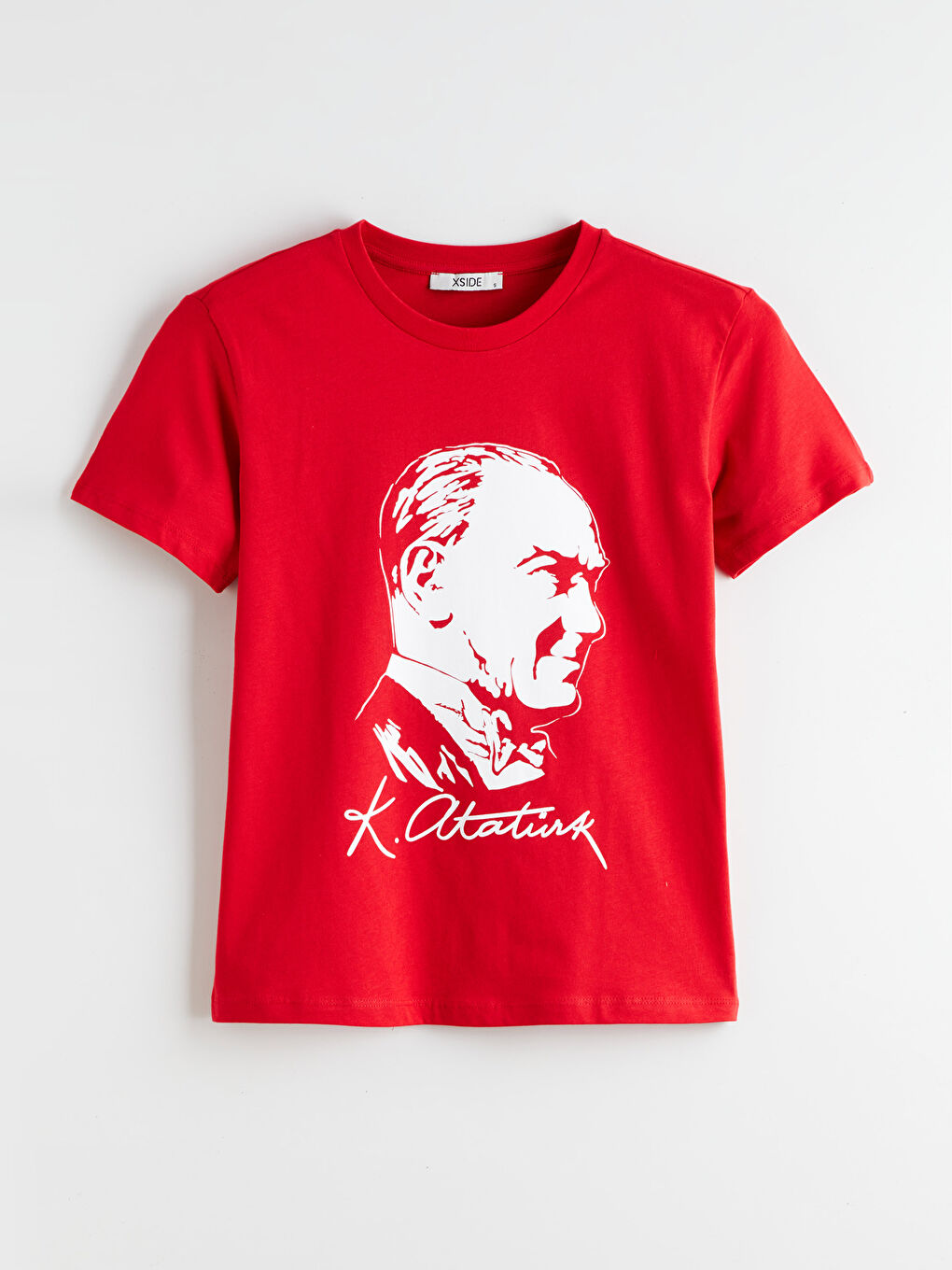 Kırmızı Bisiklet Yaka Atatürk Temalı Kadın Tişört-4