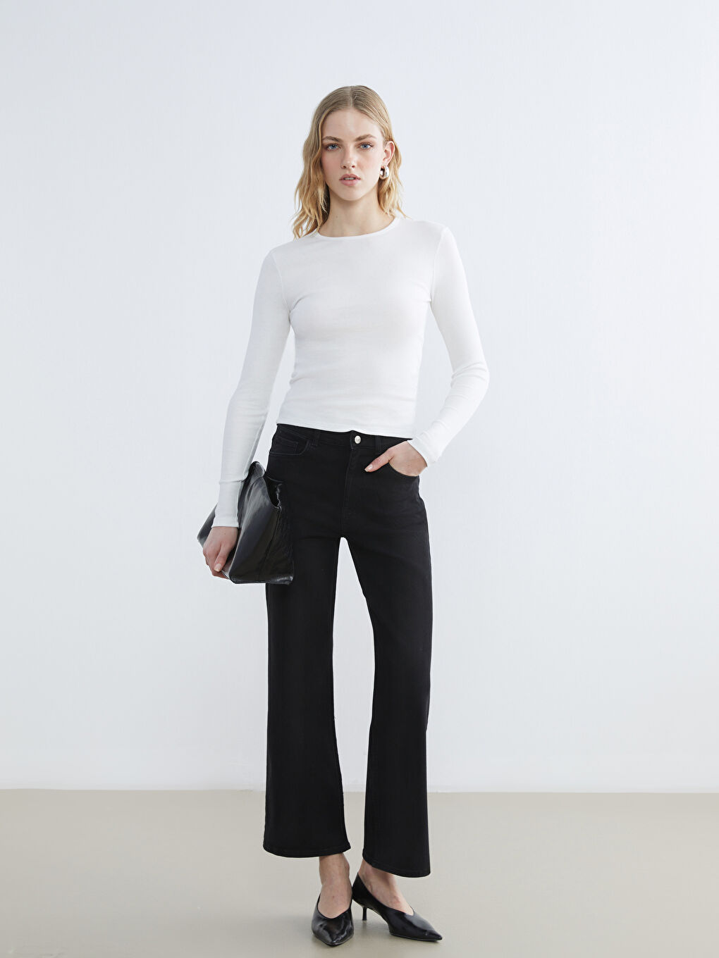 Ekru Bisiklet Yaka Fitilli Kadın Body-1