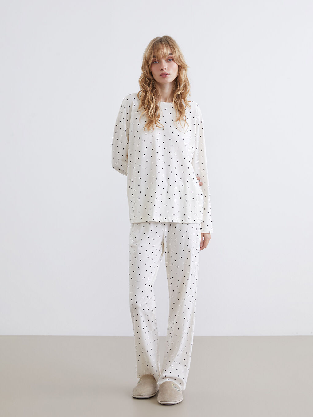 Crew Neck Polka Dot Long Sleeve Women's Pyjamas Set