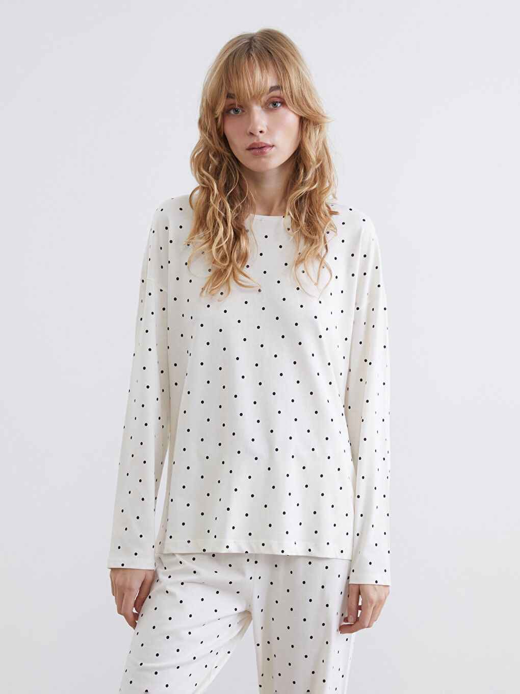 Crew Neck Polka Dot Long Sleeve Women's Pyjamas Set-1