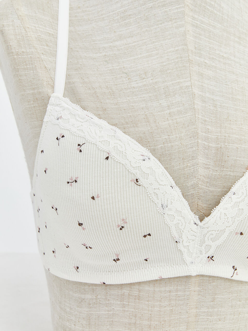 Ekru Balensiz Dolgusuz Çiçekli Üçgen Sütyen 2'li-3