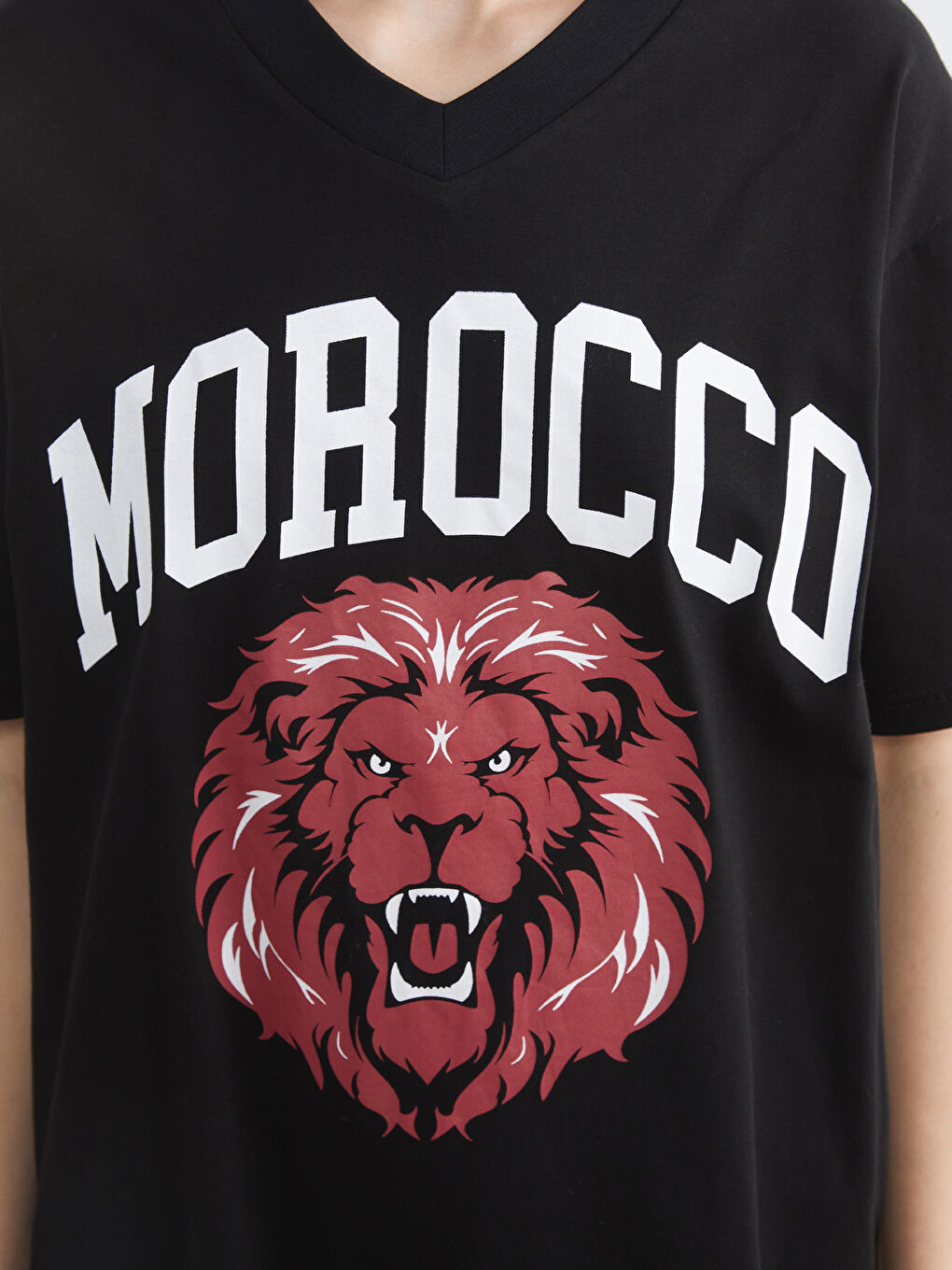 T-shirt Surdimensionné pour Femmes à Encolure en V avec Imprimé Marocain-2