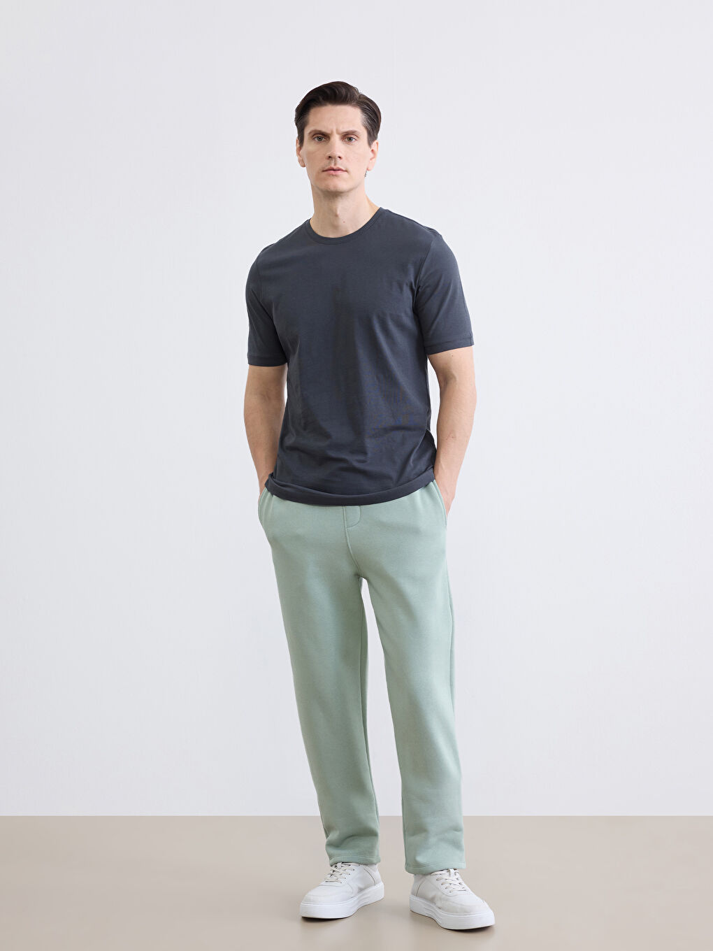 Мужские спортивные штаны стандартного кроя