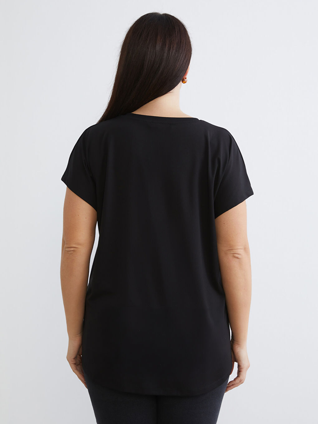 Siyah Büyük Beden V Yaka Kadın Tişört-3