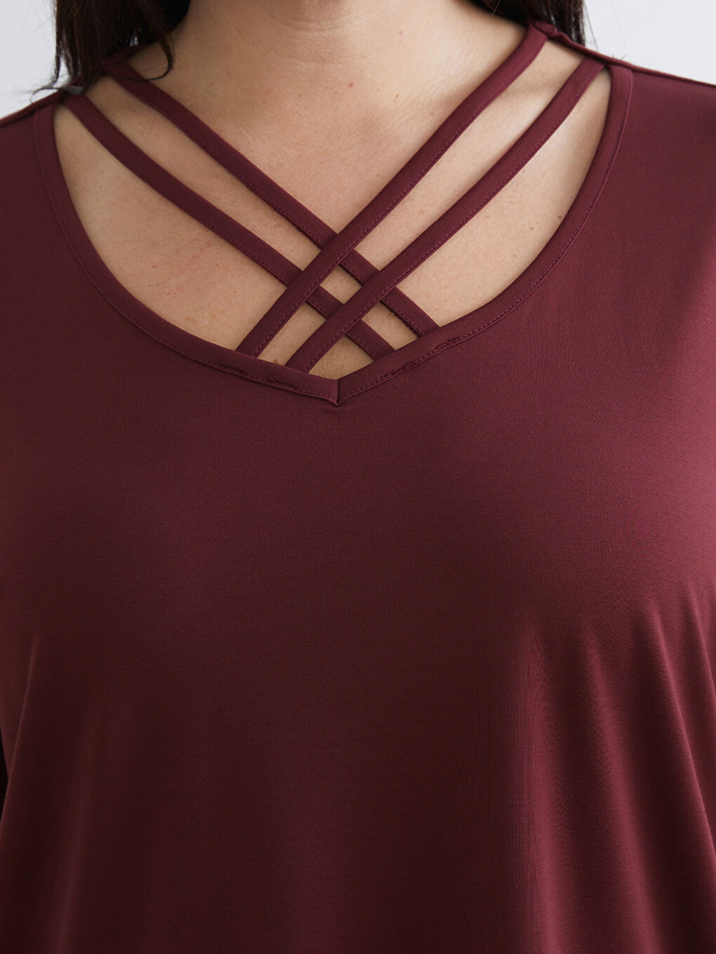 Bordo Büyük Beden V Yaka Kadın Tişört-2