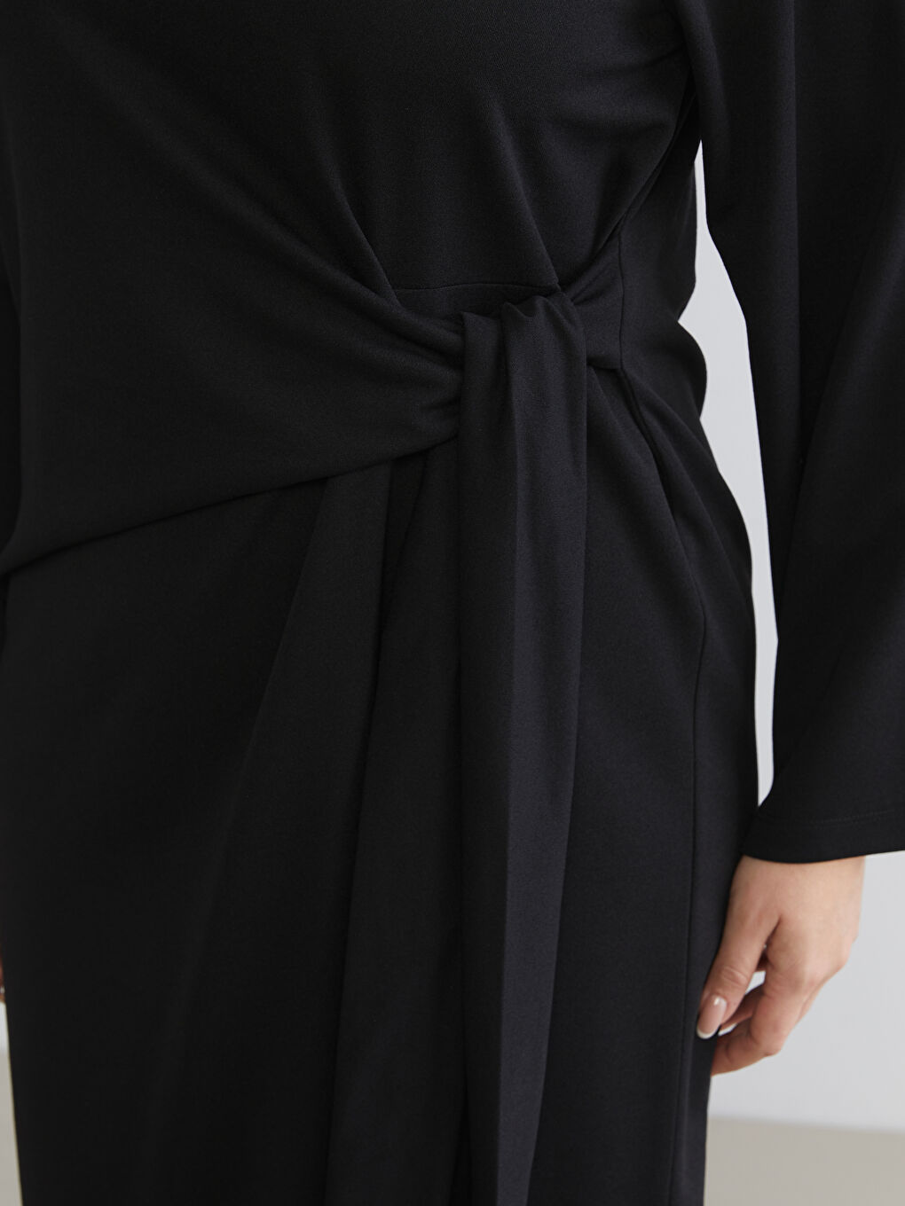 Siyah Büyük Beden Bisiklet Yaka Büzgülü Elbise-2