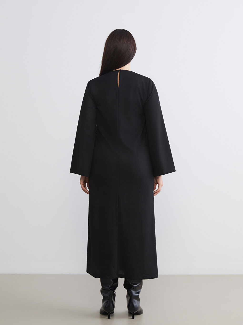 Siyah Büyük Beden Bisiklet Yaka Büzgülü Elbise-3