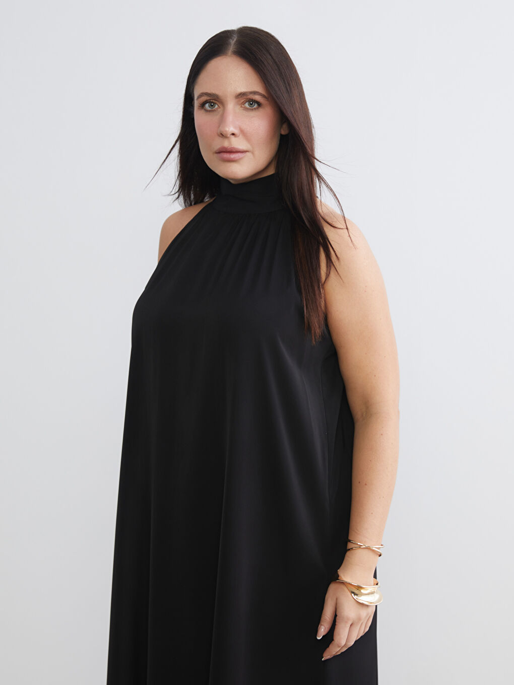 Siyah Büyük Beden Halter Yaka Büzgülü Elbise-1