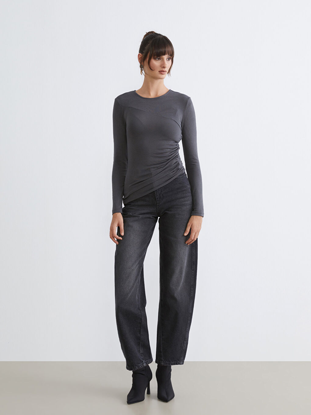 Gri Bisiklet Yaka Büzgülü Kadın Body-1