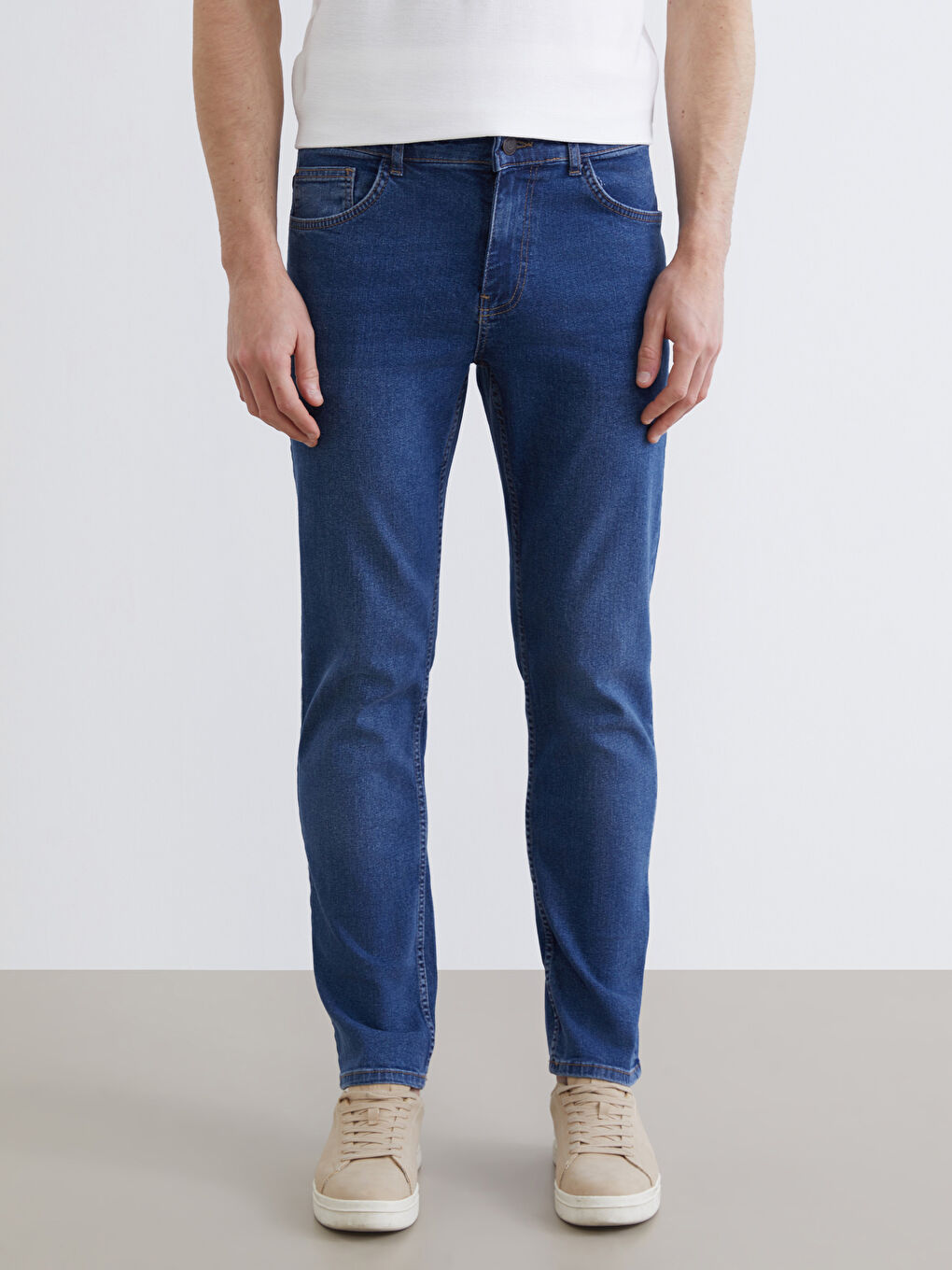 779 Джинсы Мужские Прямого Кроя-1