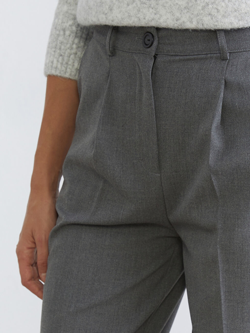 Antrasit Carrot Fit Kadın Pileli Pantolon-2