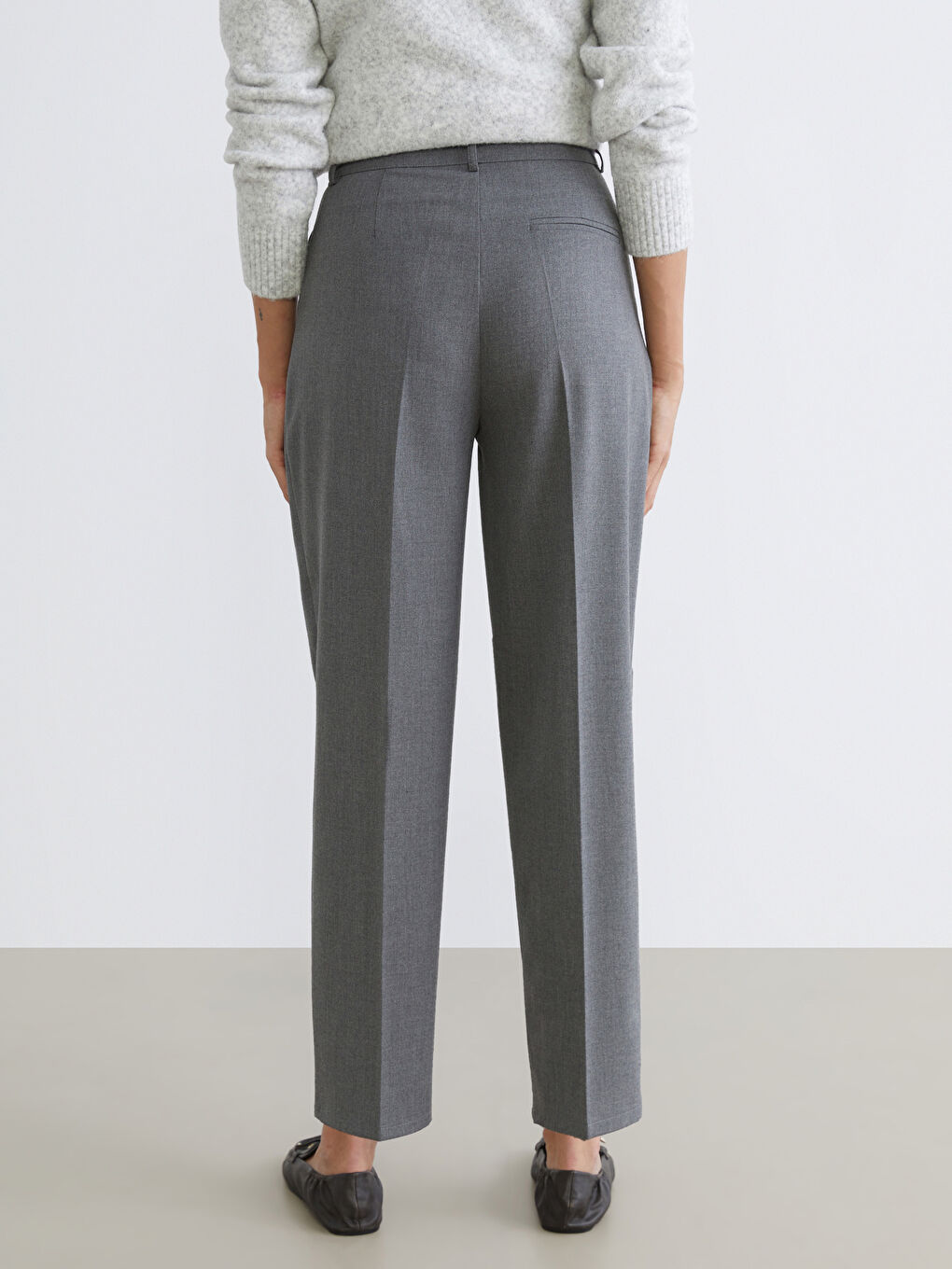 Antrasit Carrot Fit Kadın Pileli Pantolon-3