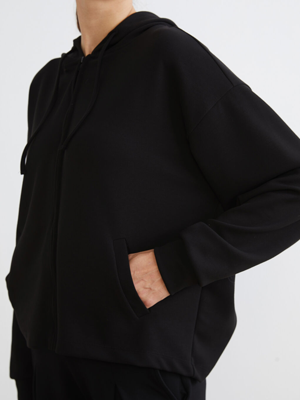 Siyah Kapüşonlu Kadın Fermuarlı Sweatshirt-2