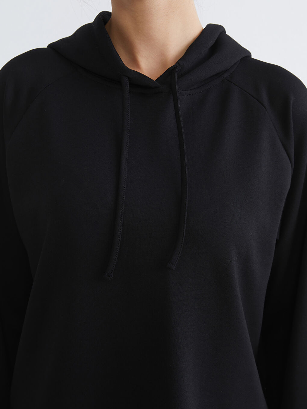 Siyah Bağcıklı Kadın Hoodie-2