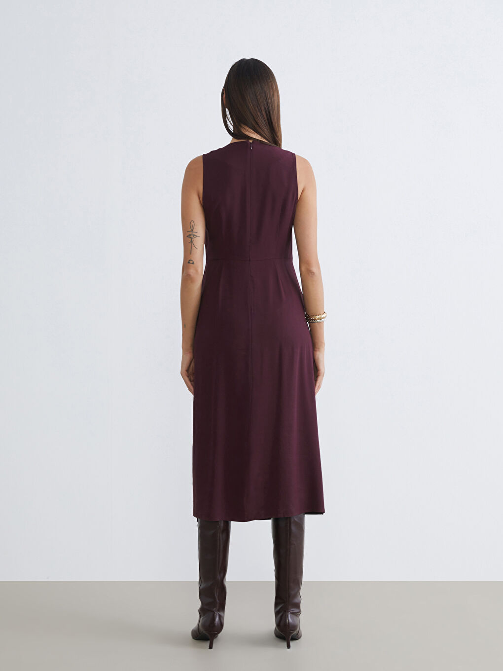 Bordo Bisiklet Yaka Krep Belden Oturtmalı Elbise-3