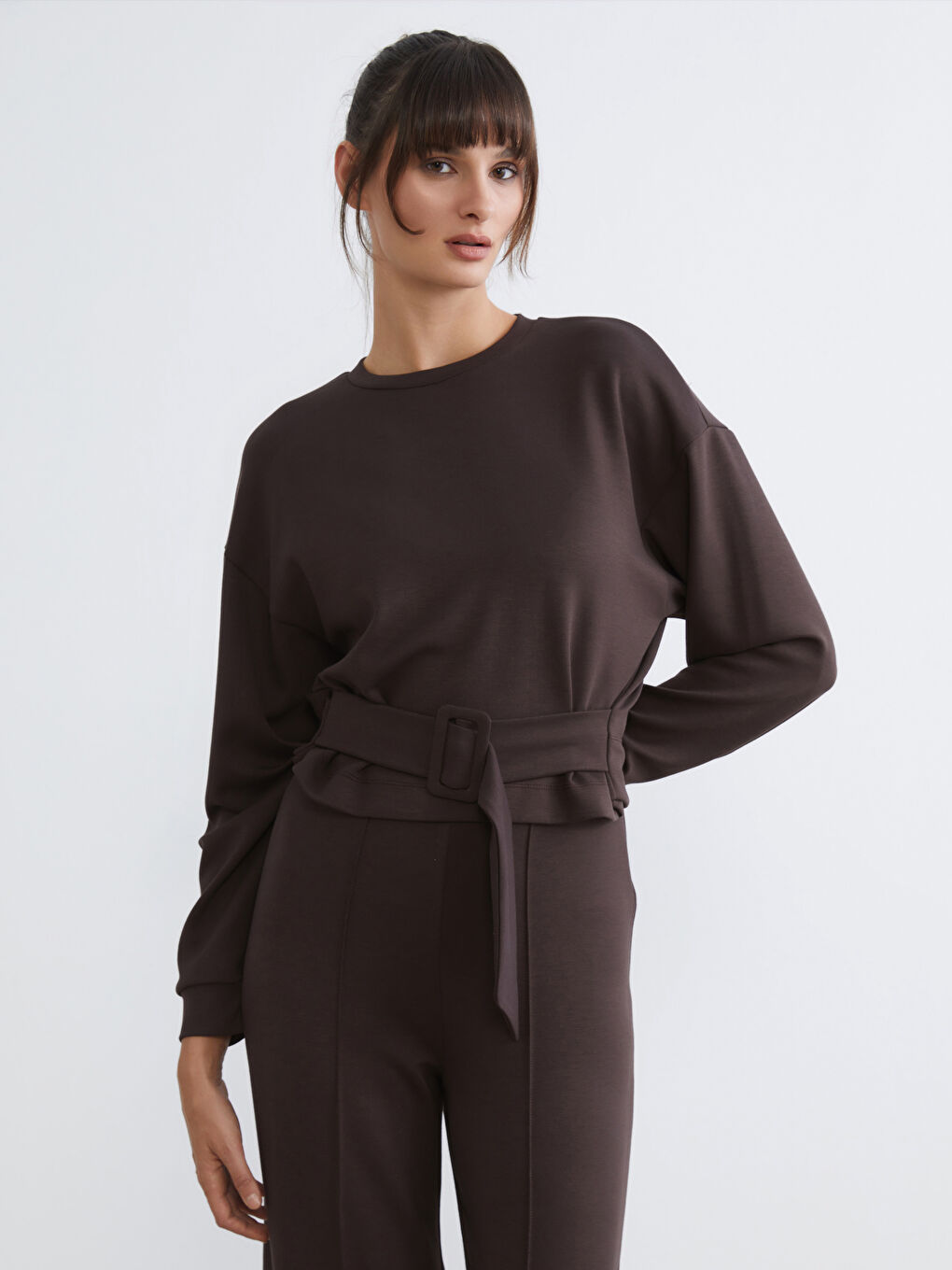 Kahverengi Kemer Detaylı Kadın Sweatshirt