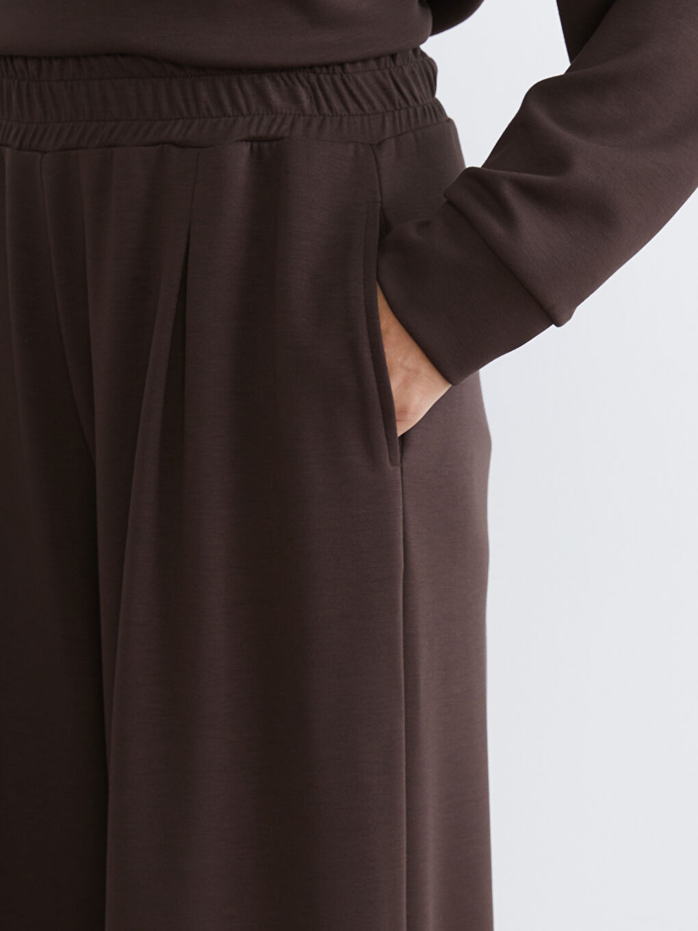 Kahverengi Beli Lastikli Geniş Paça Kadın Eşofman Altı-2