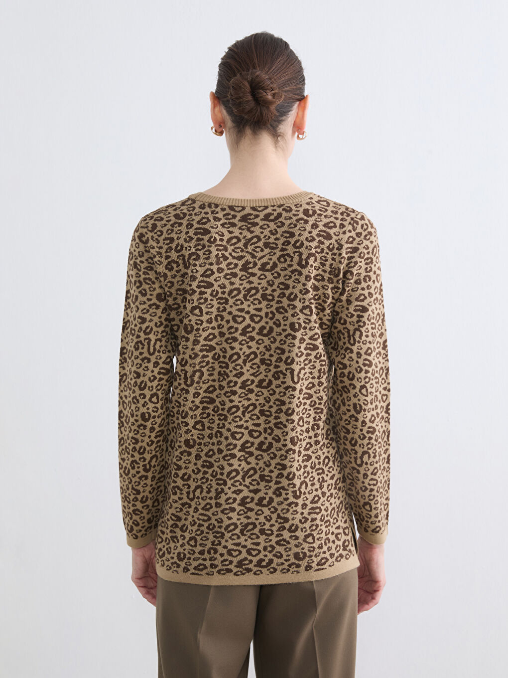 Kahverengi Bisiklet Yaka Leopar Desenli Kadın Triko Kazak-3