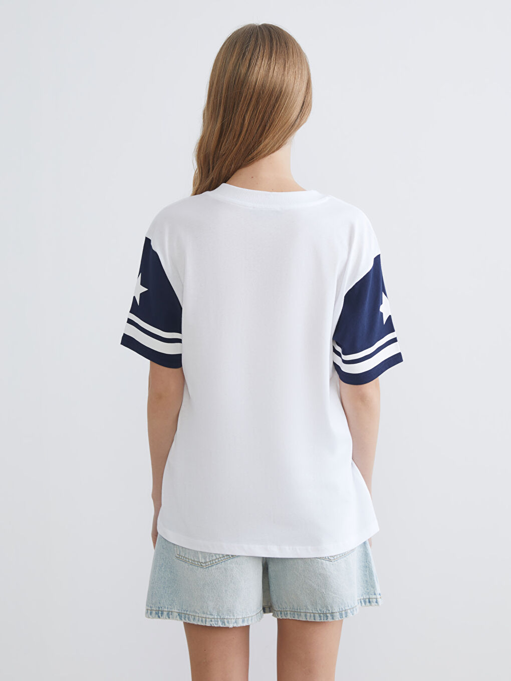 Beyaz V Yaka New York Baskılı Oversize Kadın Tişört-3