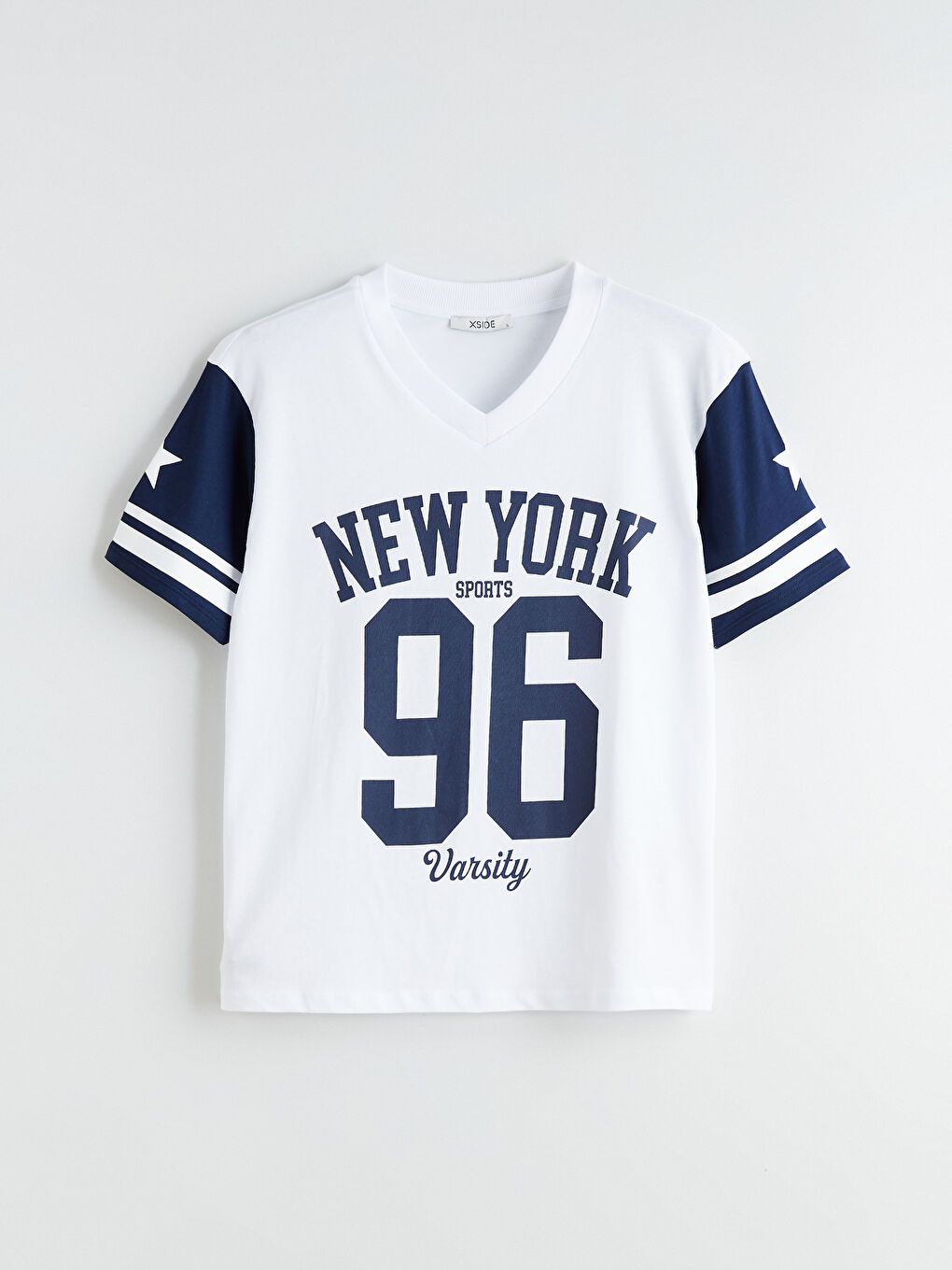 Beyaz V Yaka New York Baskılı Oversize Kadın Tişört-4