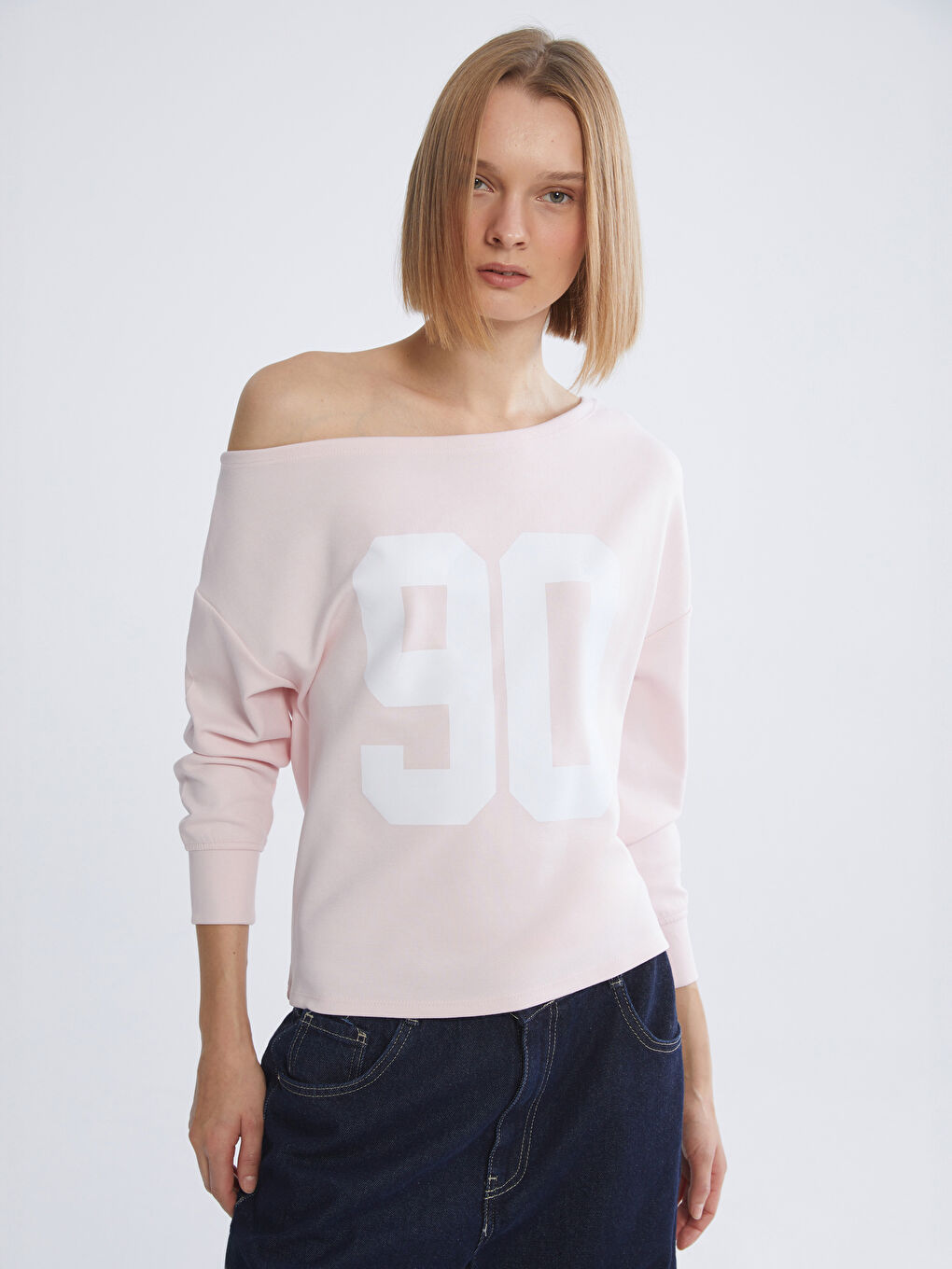 Pembe Kayık Yaka Baskılı Kadın Sweatshirt