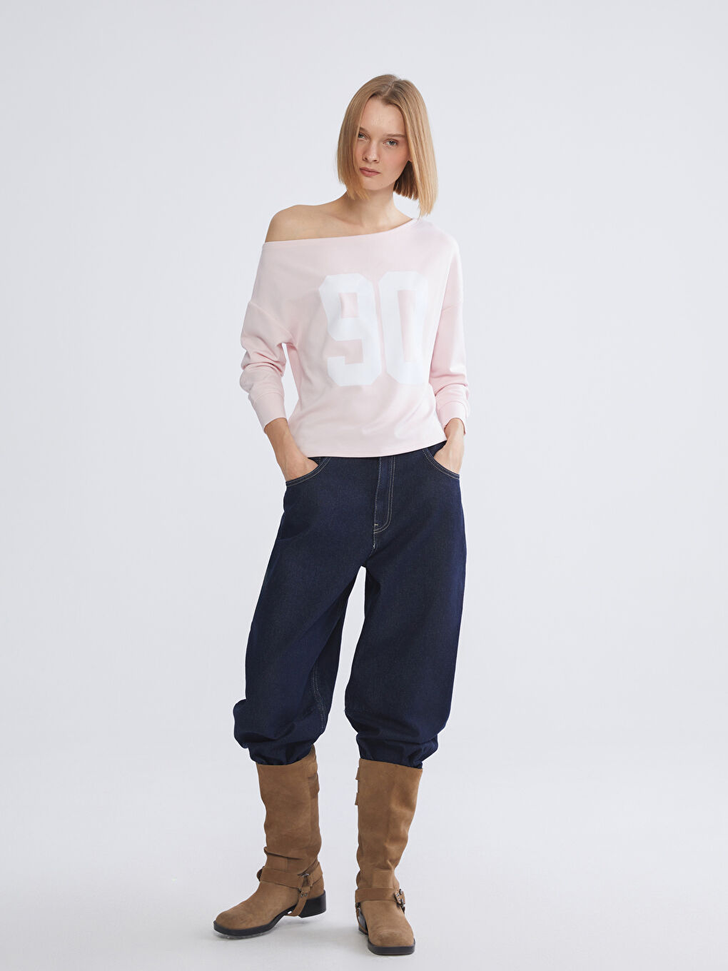 Pembe Kayık Yaka Baskılı Kadın Sweatshirt-1