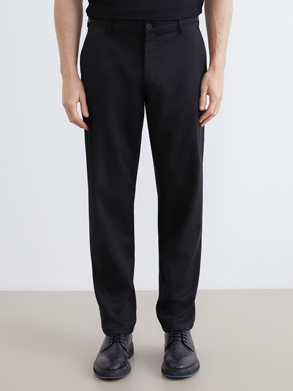 Siyah Standart Kalıp Gabardin Erkek Pantolon-1