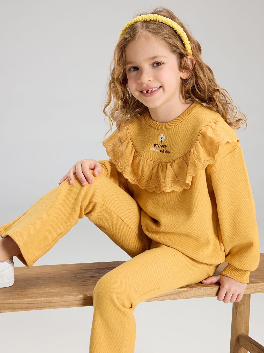 გოგონა ყვითელი კომპლექტი-1